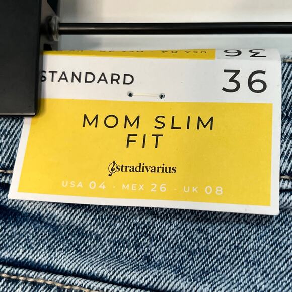 Strativarius Mom Slim Fit Denim Jeans Blue Light Wash Zip Fly Size 4 90's NWT - Picture 9 of 16